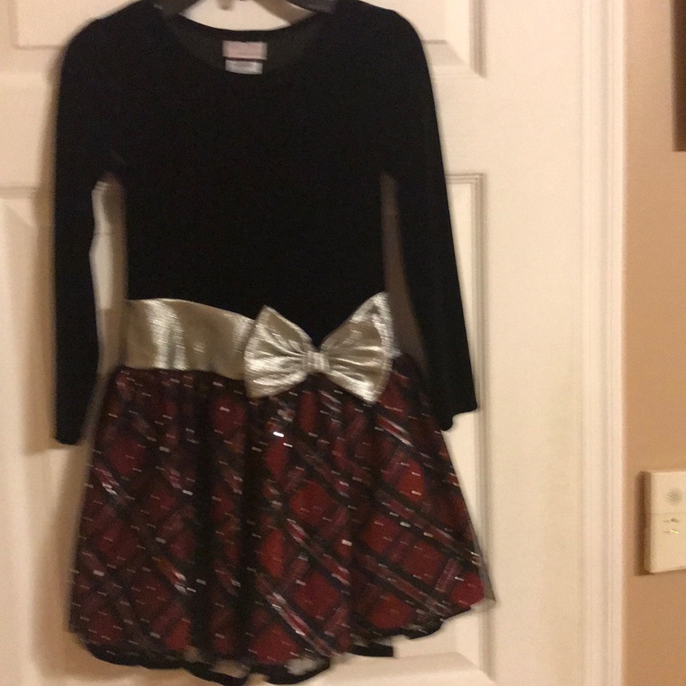 Girls size 7 formal holiday dress